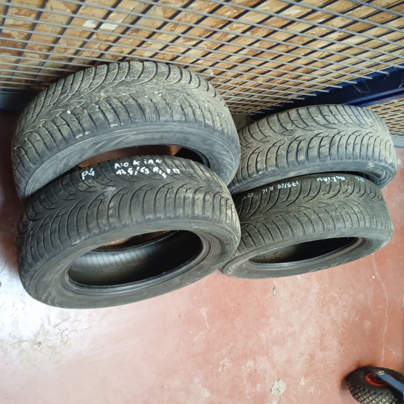 Lot de 4 pneus 175/65 R14 82T