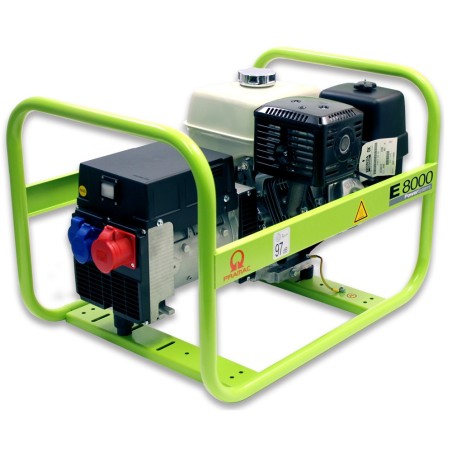 E8000 TRI 6600W 400V / 230V Triphasé essence groupe électrogène sur châssis Pramac