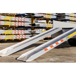 Rampes alu 3,2m 2,5T - paire de rampes de chargement aluminium professionnelles